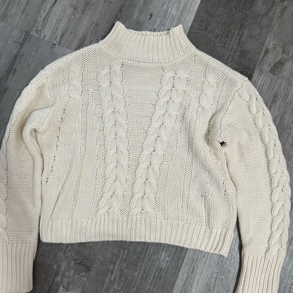 Nikkak turtle neck knit sweater
